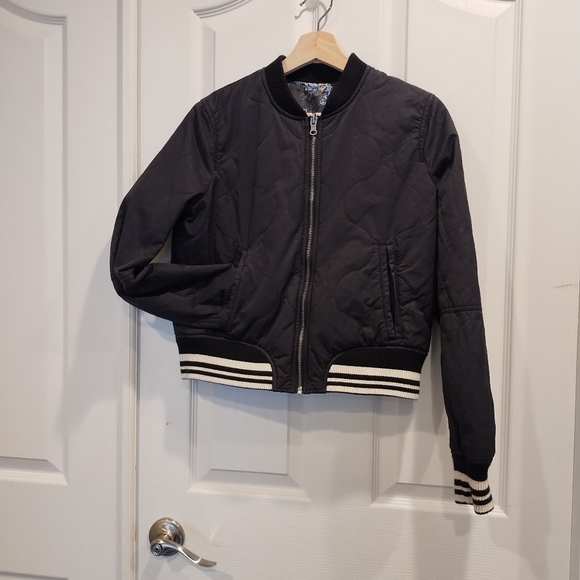 American Eagle Outfitter Reversible Satin Feel Bomber Jacket size Medium - Picture 3 of 8